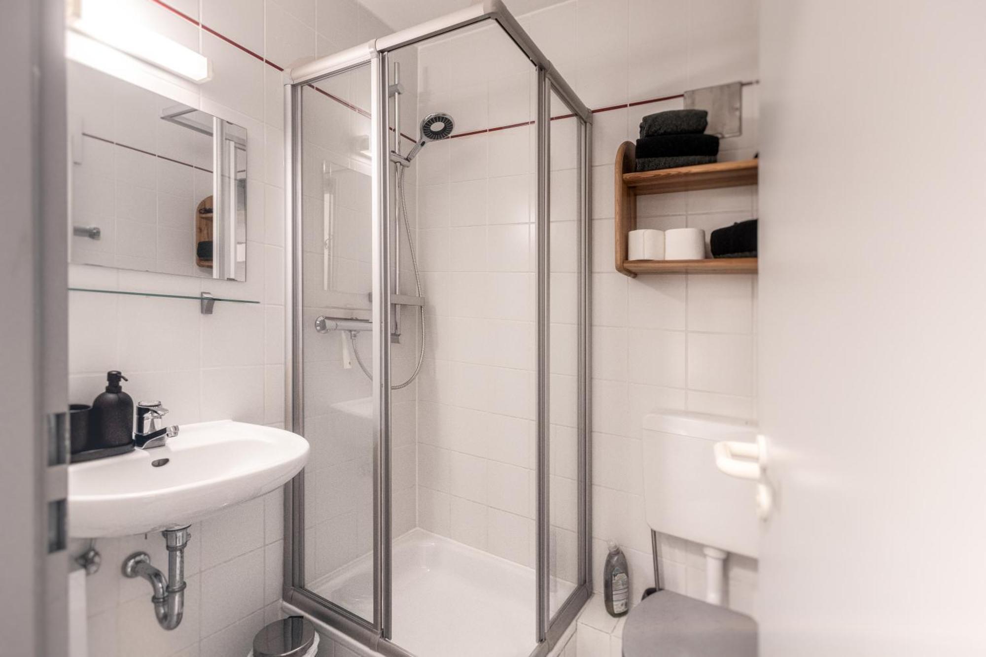 Zentrale Ruhige Wohnung Mit Parkplatz Paderborn Exterior foto